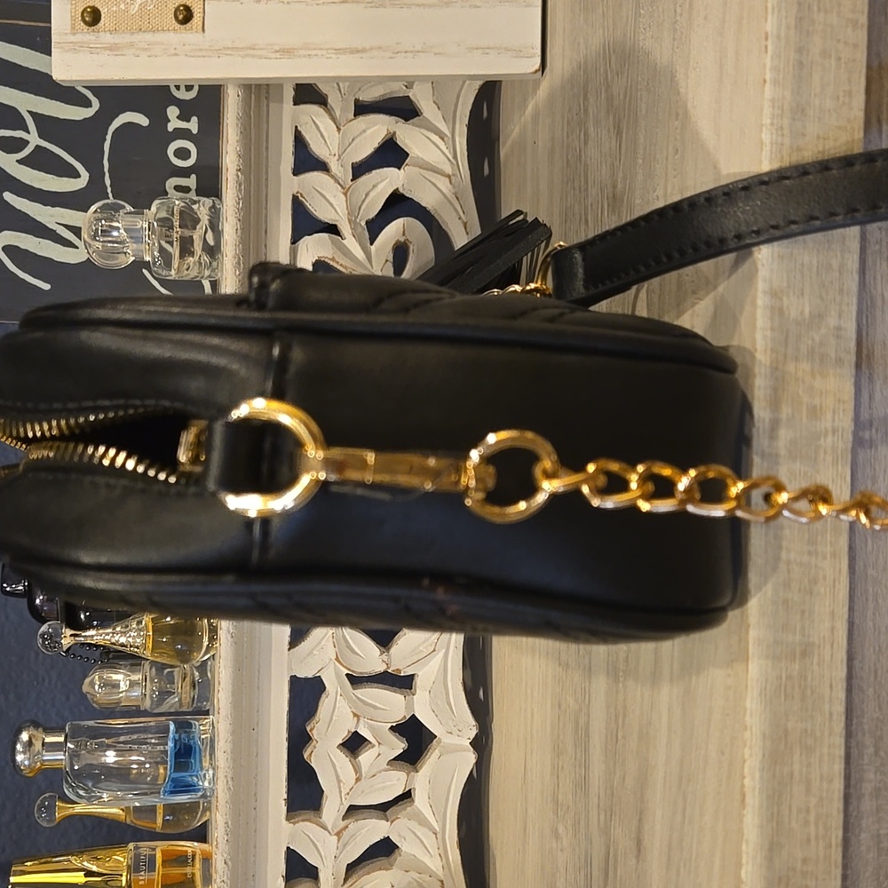 Black Quilted Crossbody Bag - Picture 4 of 7